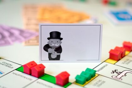 Top 10 bedste websteder til at låne penge og sikre et lavrentelån